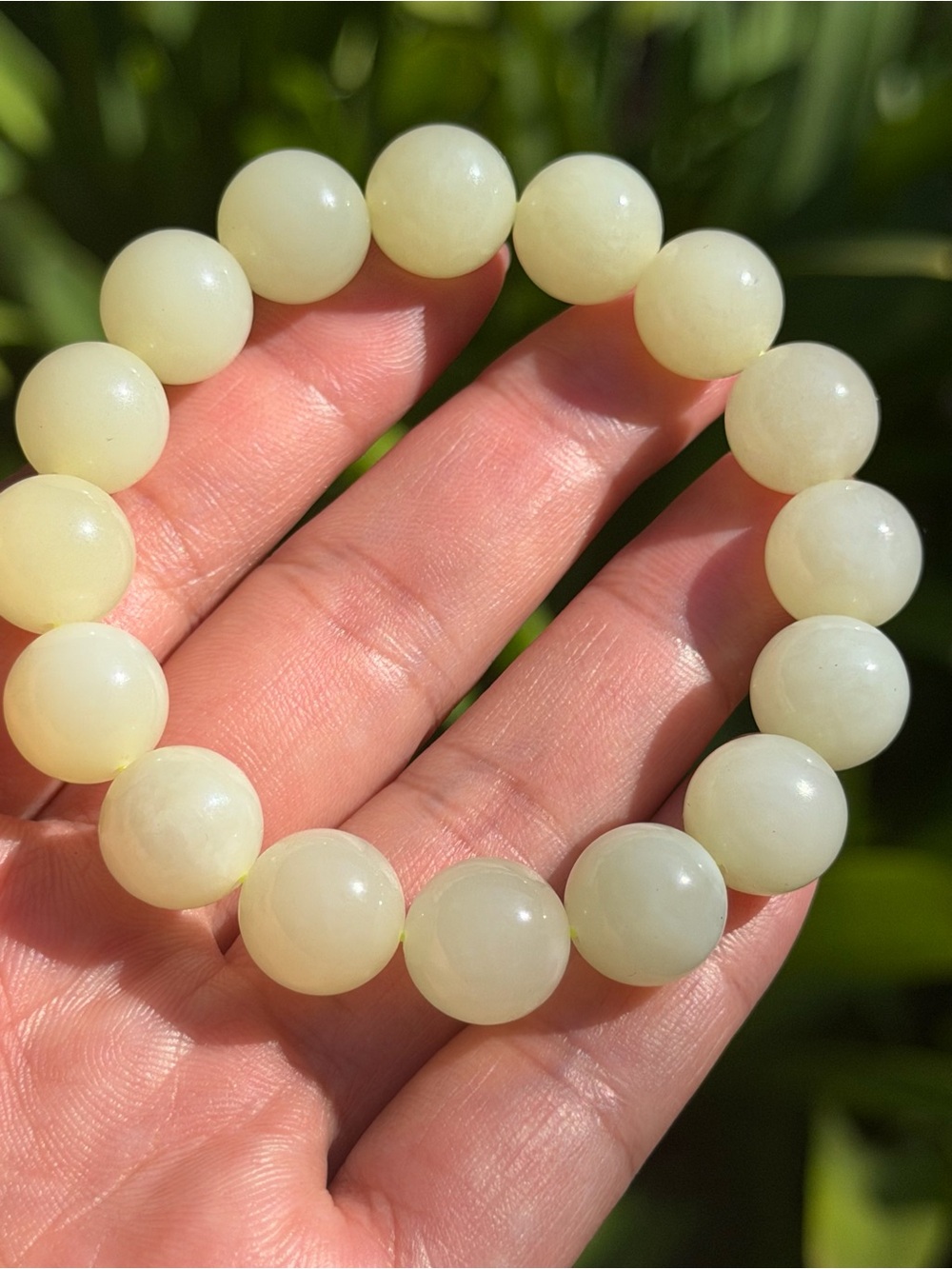 12mm stretchable natural yellow jade bracelet 2513 - Picture 8 of 8
